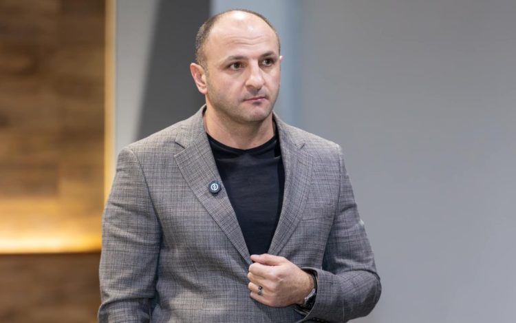 Ընտրակաշառքի գործի շրջանակում խուզարկում են Գյումրիի ավագանու անդամի բնակարանը․ ՀԿԿ