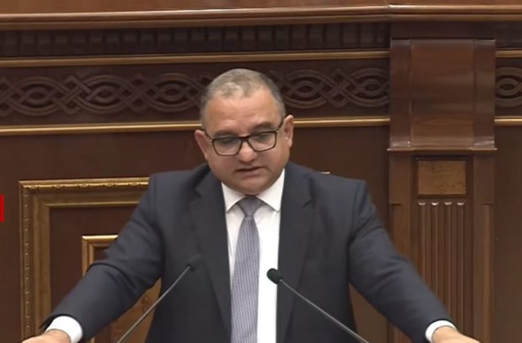 Արցախից տեղահանված 6444 ընտանիք բնակարան գնելու հավաստագիր է ստացել․ Խաչատրյան