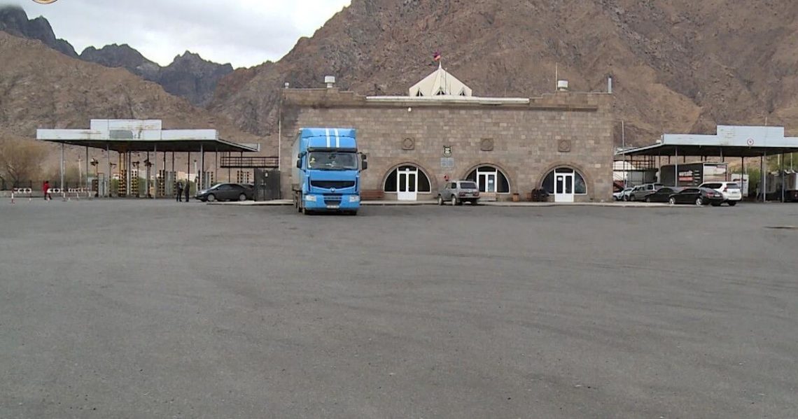 «Բագրատաշեն» և «Ագարակ» անցակետերում կգործի բեռնատարների էլեկտրոնային հերթ