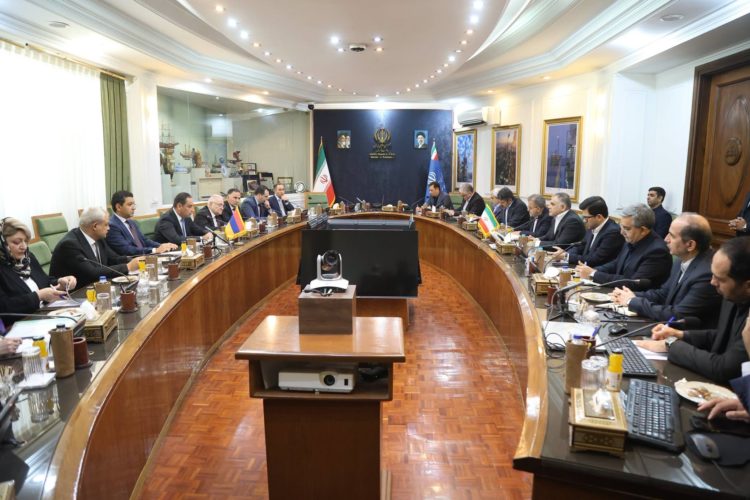 Խուդաթյանն իրանցի նախարարի հետ քննարկել է մատակարարվող գազի ծավալն ավելացնելու հարցը
