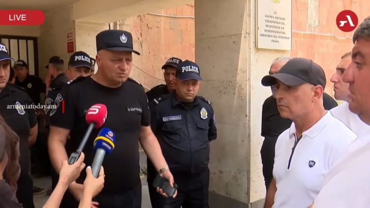 Сотрудники «Мульти Стоун» пришли в СК и потребовали объяснений по поводу закрытия