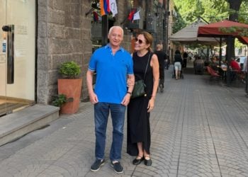 Сати Спивакова опубликовала из Еревана фото с мужем после болезни