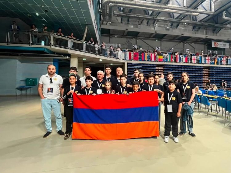 Армянские шахматисты успешно стартовали на чемпионате Европы