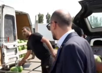 Բերման է ենթարկվել իշխանական բլոգերի հետ վիճած ձմերուկ վաճառող երիտասարդը
