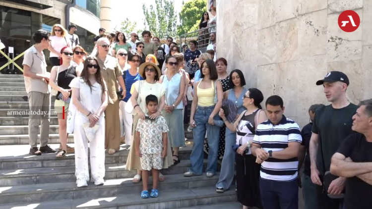 «Բիզնեսը մի խառնեք քաղաքականությանը»․ «Մուլտի Ուելնես»-ի աշխատակիցների պահանջը