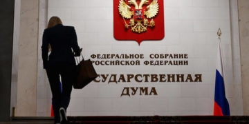 Россия ужесточает требования к трудовым мигрантам: Госдума приняла закон