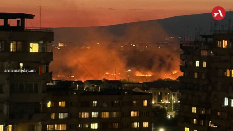 МВД сообщило подробности пожара в ереванском районе Ачапняк