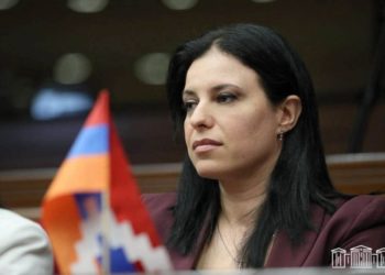 Омбудсмен Армении призвала пересмотреть запрет на встречи Арегназ Манукян с дочерью