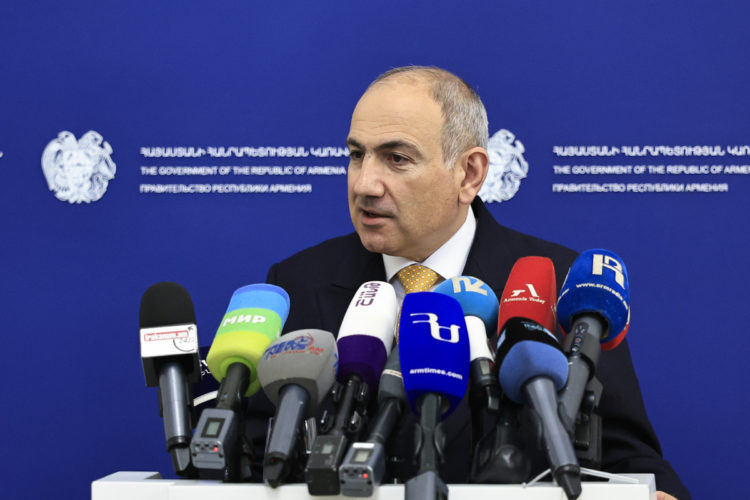 Пашинян создал рабочую группу для изучения публикаций в СМИ
