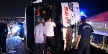 Более 70 человек пострадали в двух ДТП с пассажирскими автобусами в Турции