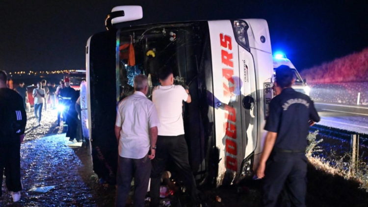 Более 70 человек пострадали в двух ДТП с пассажирскими автобусами в Турции